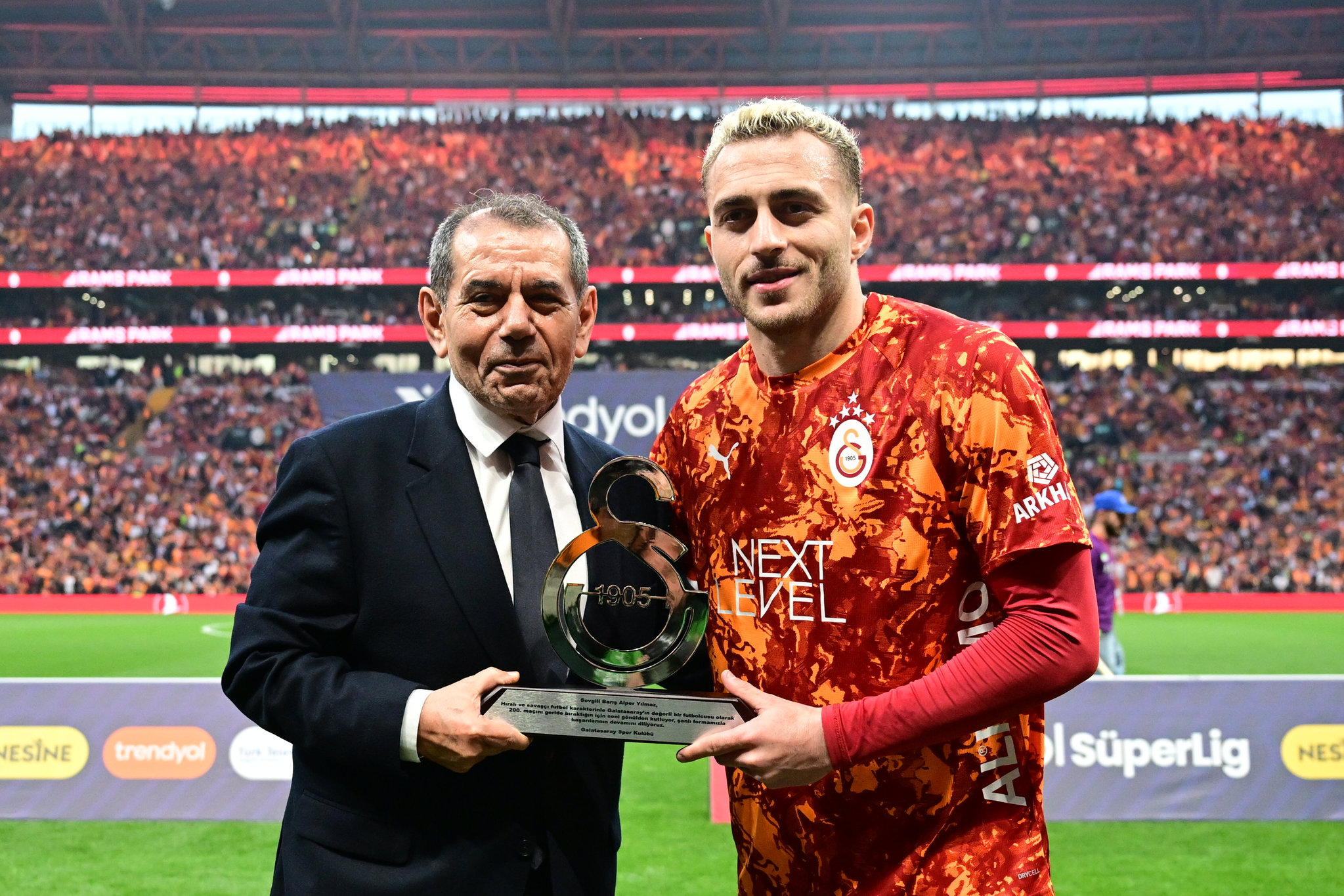 Arsenal, Galatasaray’ın 2 yıldızına daha talip! Osimhen haricinde o oyuncuları izlediler