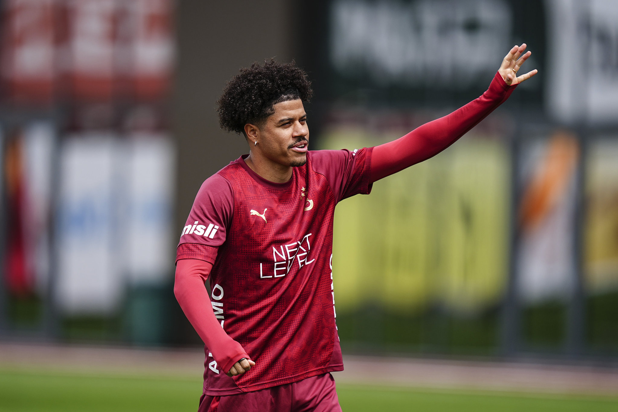 Arsenal, Galatasaray’ın 2 yıldızına daha talip! Osimhen haricinde o oyuncuları izlediler