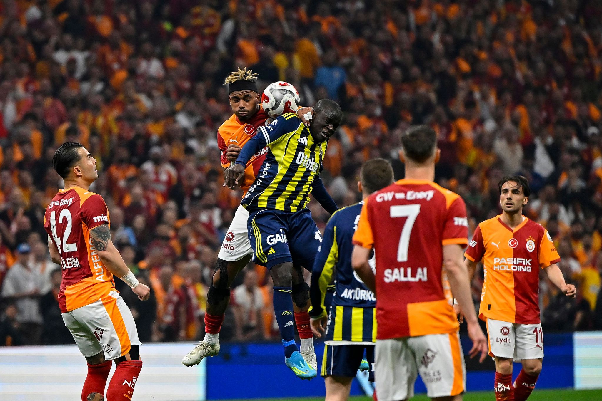 Spor yazarları Fenerbahçe’nin seçim gündemini yorumladı
