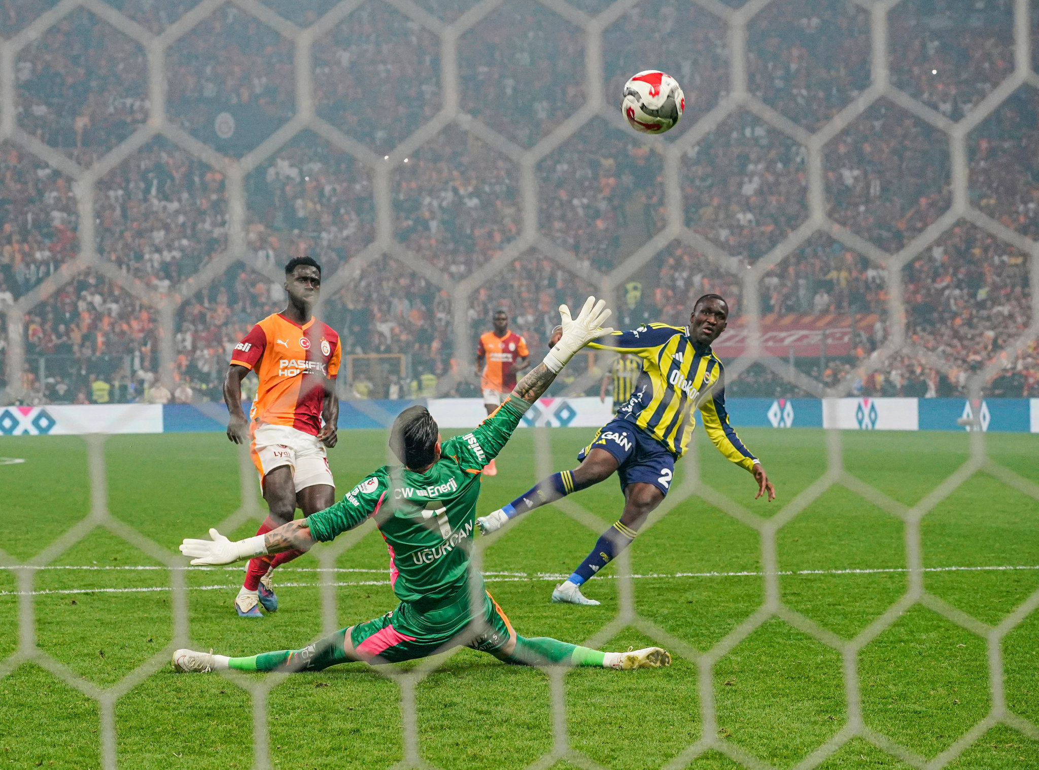 Spor yazarları Fenerbahçe’nin seçim gündemini yorumladı