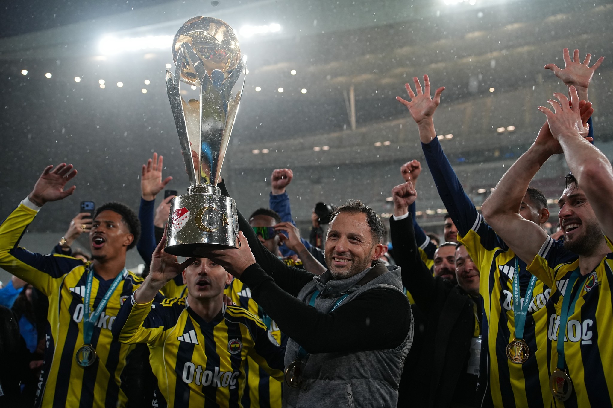 Spor yazarları Fenerbahçe’nin seçim gündemini yorumladı