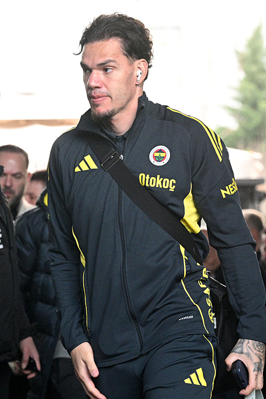 Fenerbahçe yönetiminden flaş karar! O ismin geleceğini yeni başkan belirleyecek