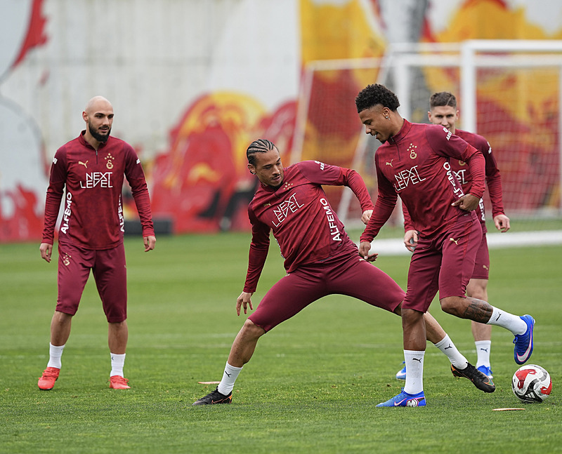 Galatasaray’da yaprak dökümü başlıyor! 3 ismin bileti kesildi