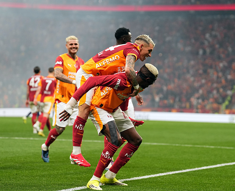 Napoli’den Galatasaray’a bir yıldız daha! Transferi böyle duyurdular