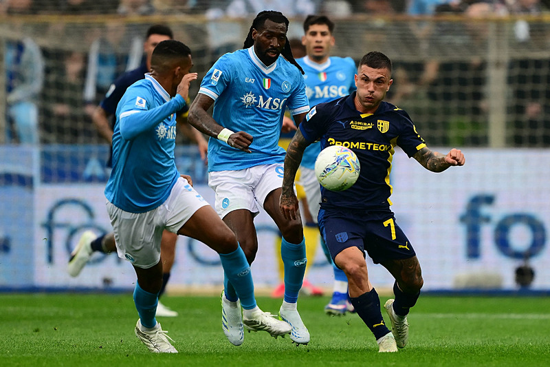 Napoli’den Galatasaray’a bir yıldız daha! Transferi böyle duyurdular