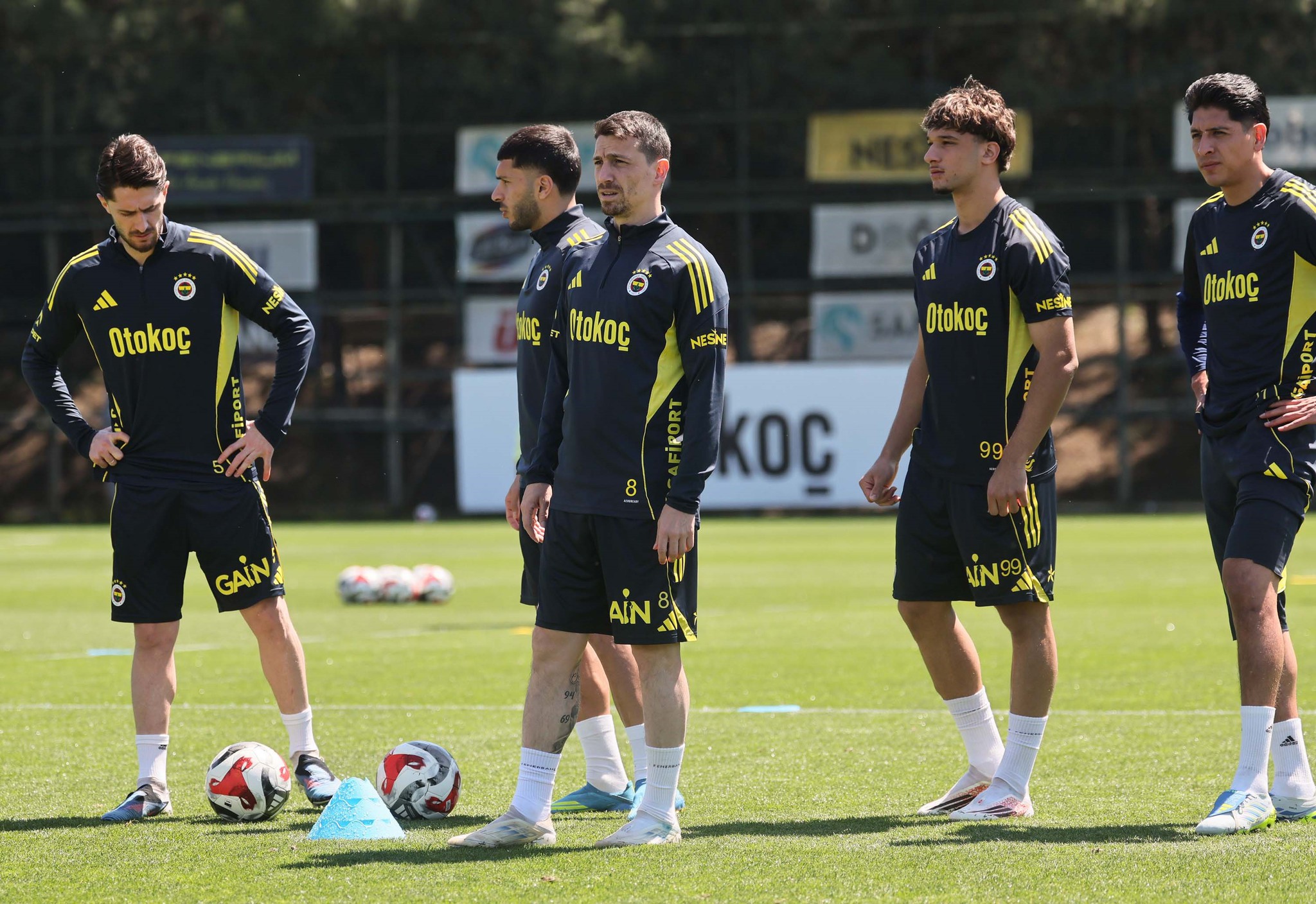 TRANSFER HABERİ: Ibrahimovic’ten Fenerbahçe’nin ilgilendiği 4 golcüye kanca!