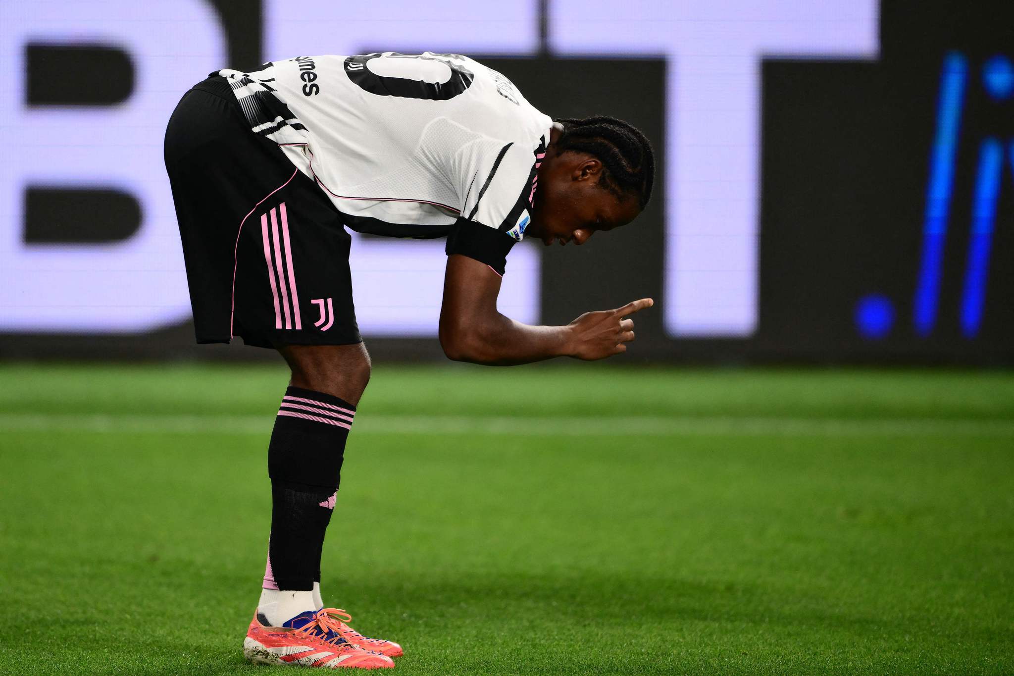 Fenerbahçe ve Galatasaray’a Jonathan David transferinde kötü haber!