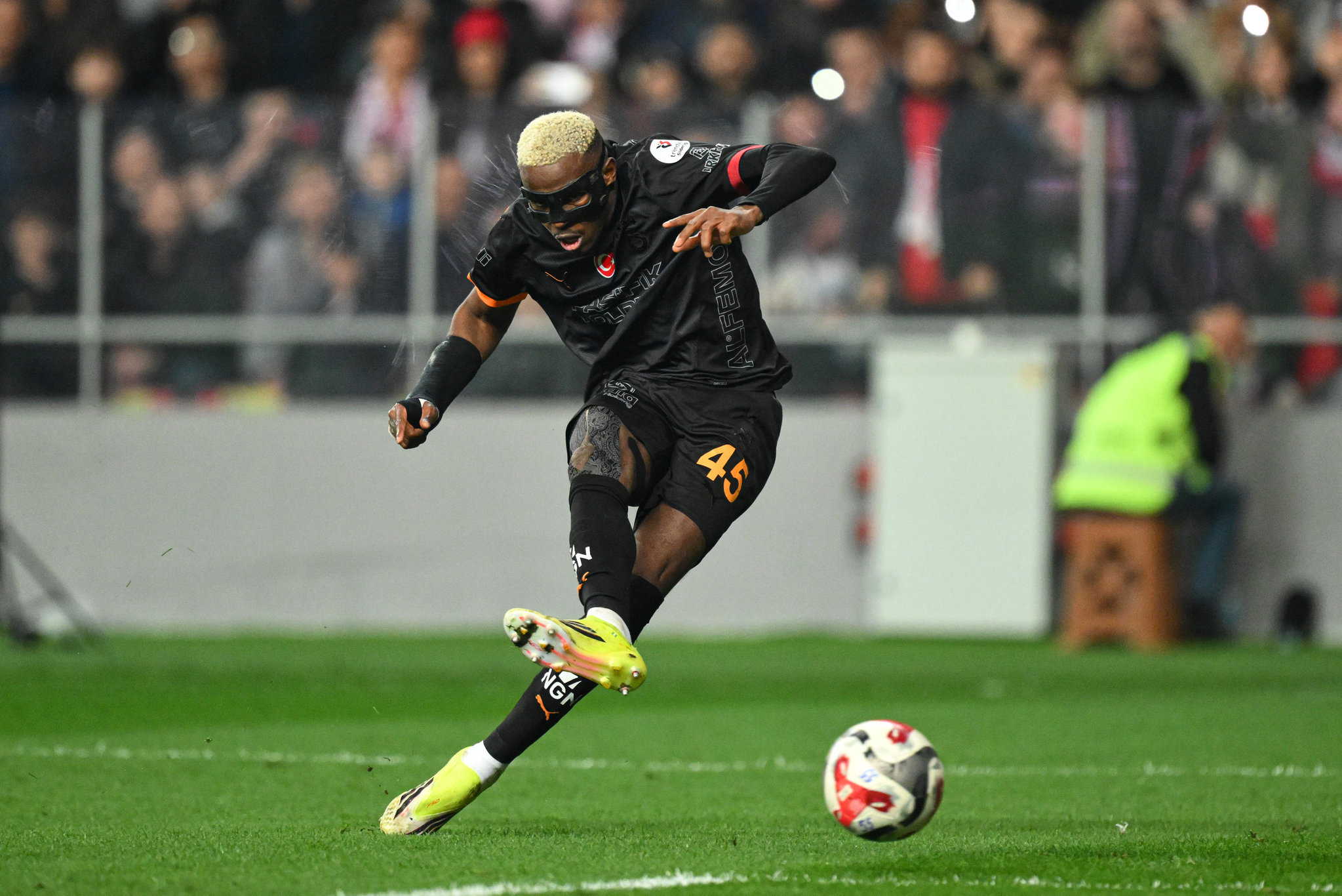 Hansi Flick’ten Barcelona’ya Victor Osimhen raporu!
