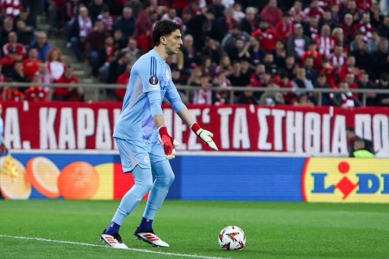 Fenerbahçe’den kaleci harekatı! Ederson gidiyor Yunan eldiven geliyor