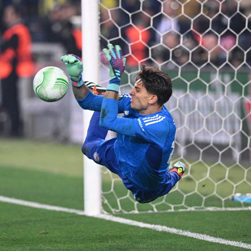 Fenerbahçe’den kaleci harekatı! Ederson gidiyor Yunan eldiven geliyor
