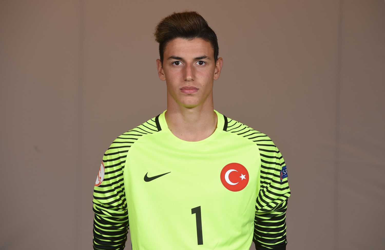 TRANSFER HABERİ: Fenerbahçe’den kaleye sürpriz takviye!