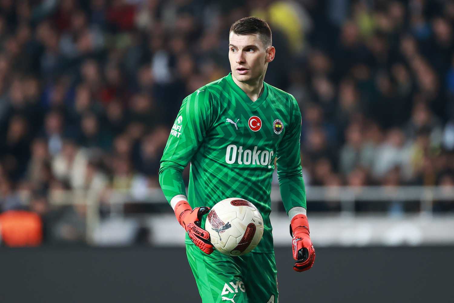 TRANSFER HABERİ: Fenerbahçe’den kaleye sürpriz takviye!