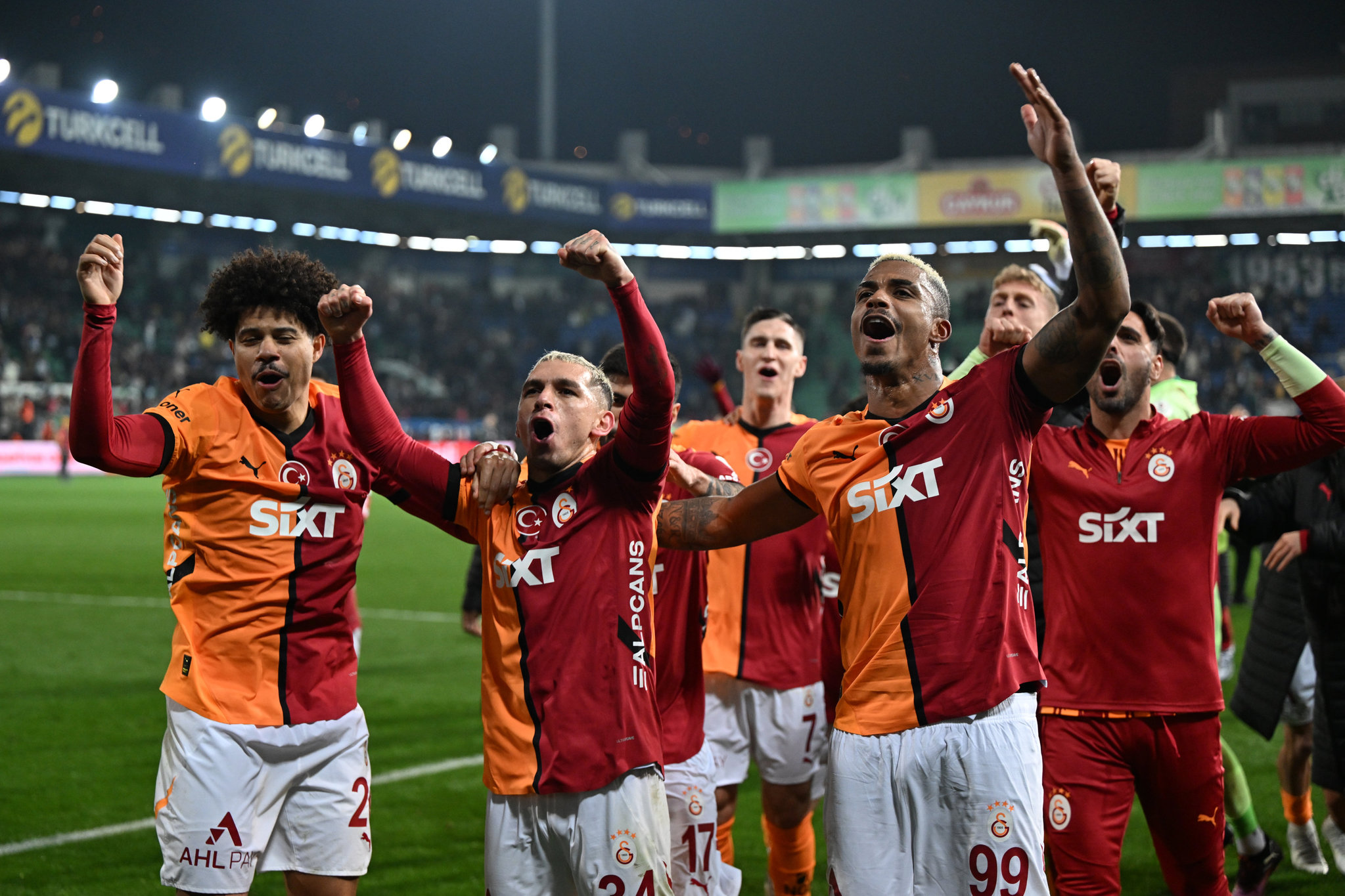 Galatasaray transferde yeniden masaya oturacak! İşte istenen bonservis bedeli