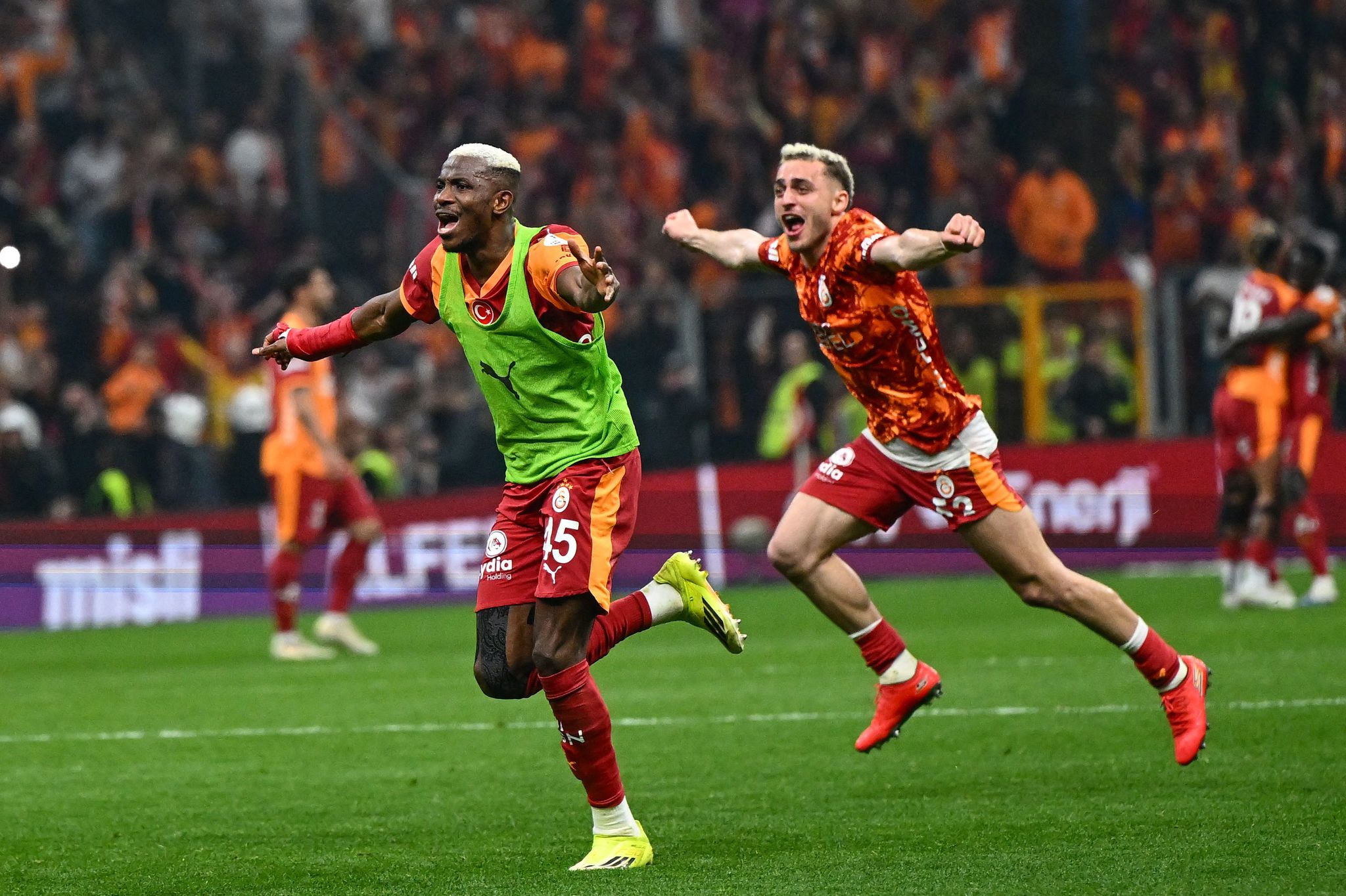 Fenerbahçe’nin eski yıldızı Galatasaray’a mı geliyor? Transferde günün bombası