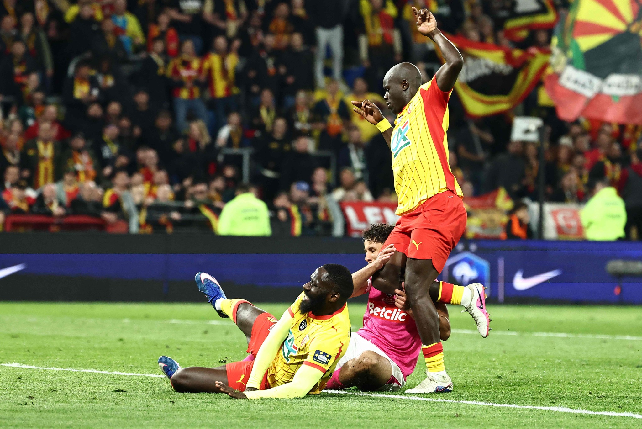 Fenerbahçe, Jayden Oosterwolde sonrası rotayı Fransa’ya kırdı!