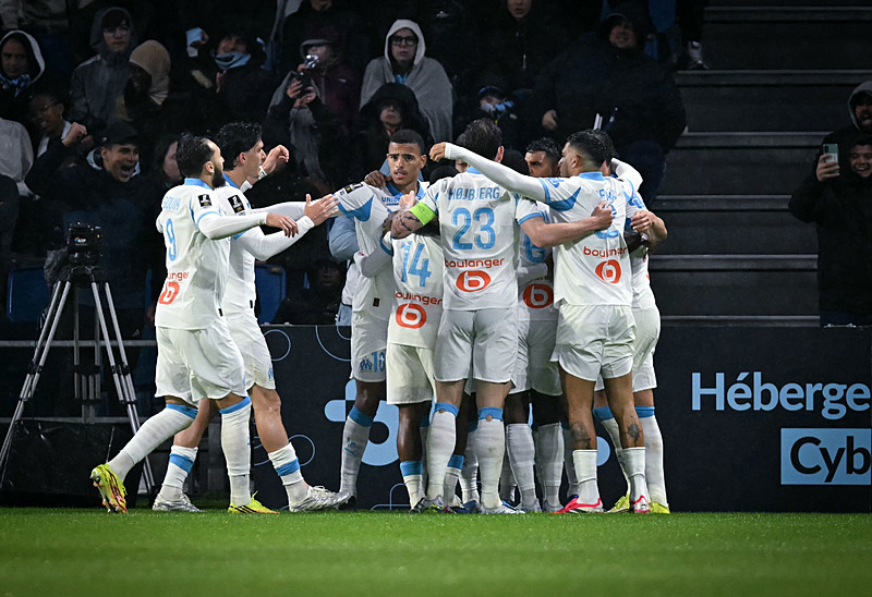 Fenerbahçe taraftarından o yıldız için transfer çağrısı! Sezon sonunda takımından ayrılacak