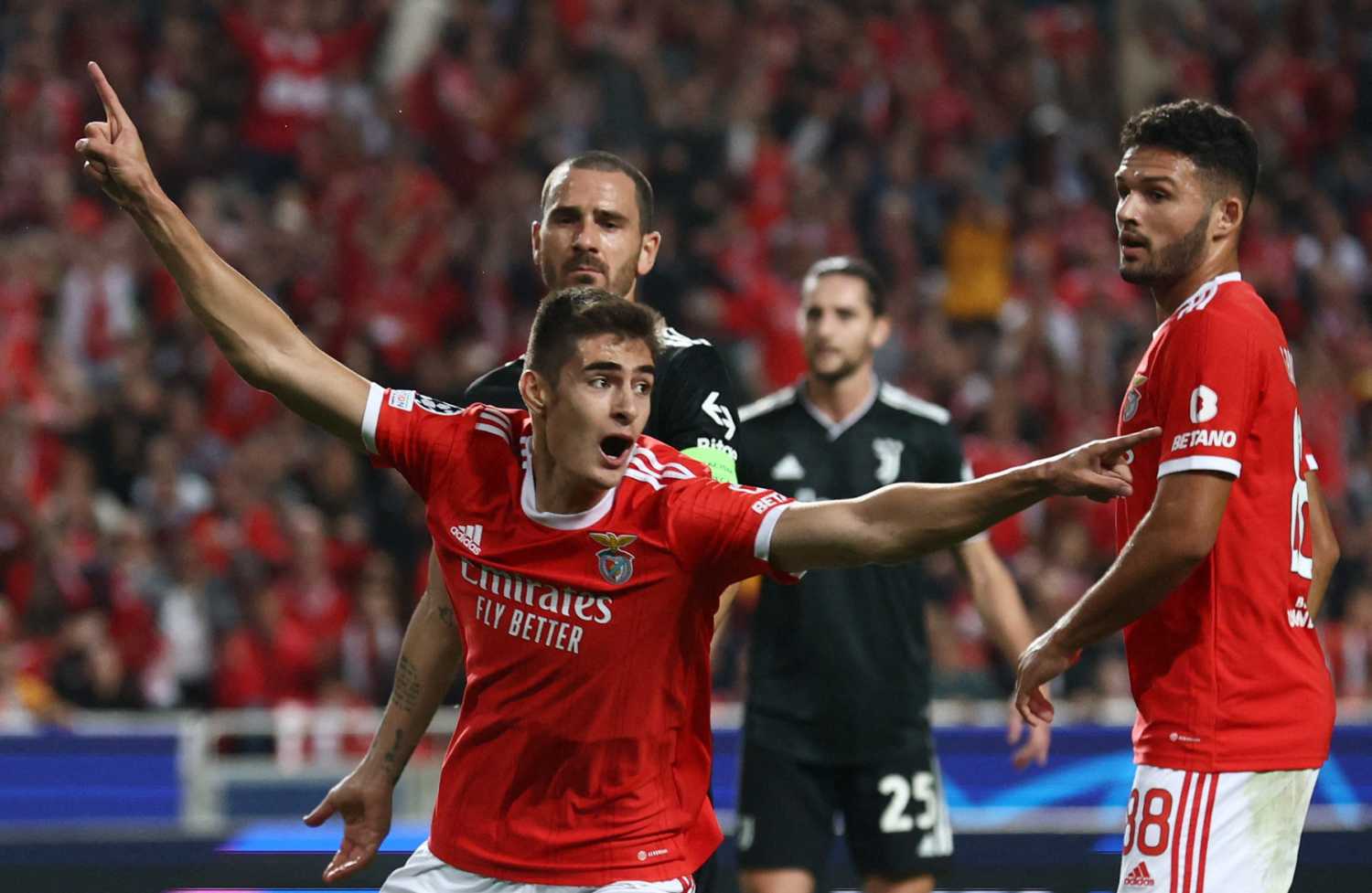 Galatasaray’a transfer müjdesi! Takımı satmaya karar verdi