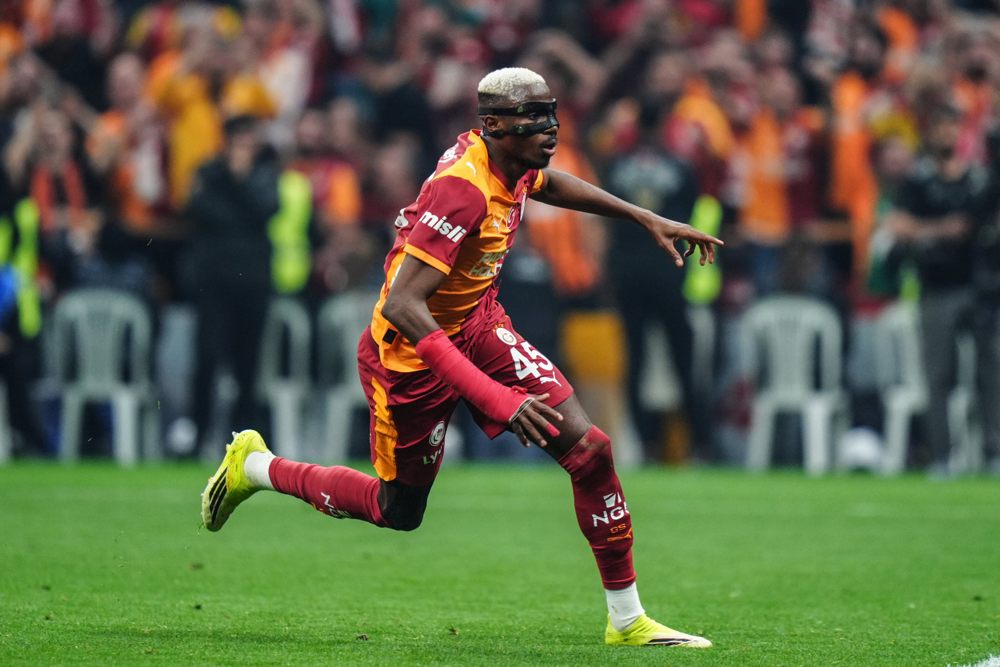 Victor Osimhen: Galatasaray rakibe cehennem, bize cennet