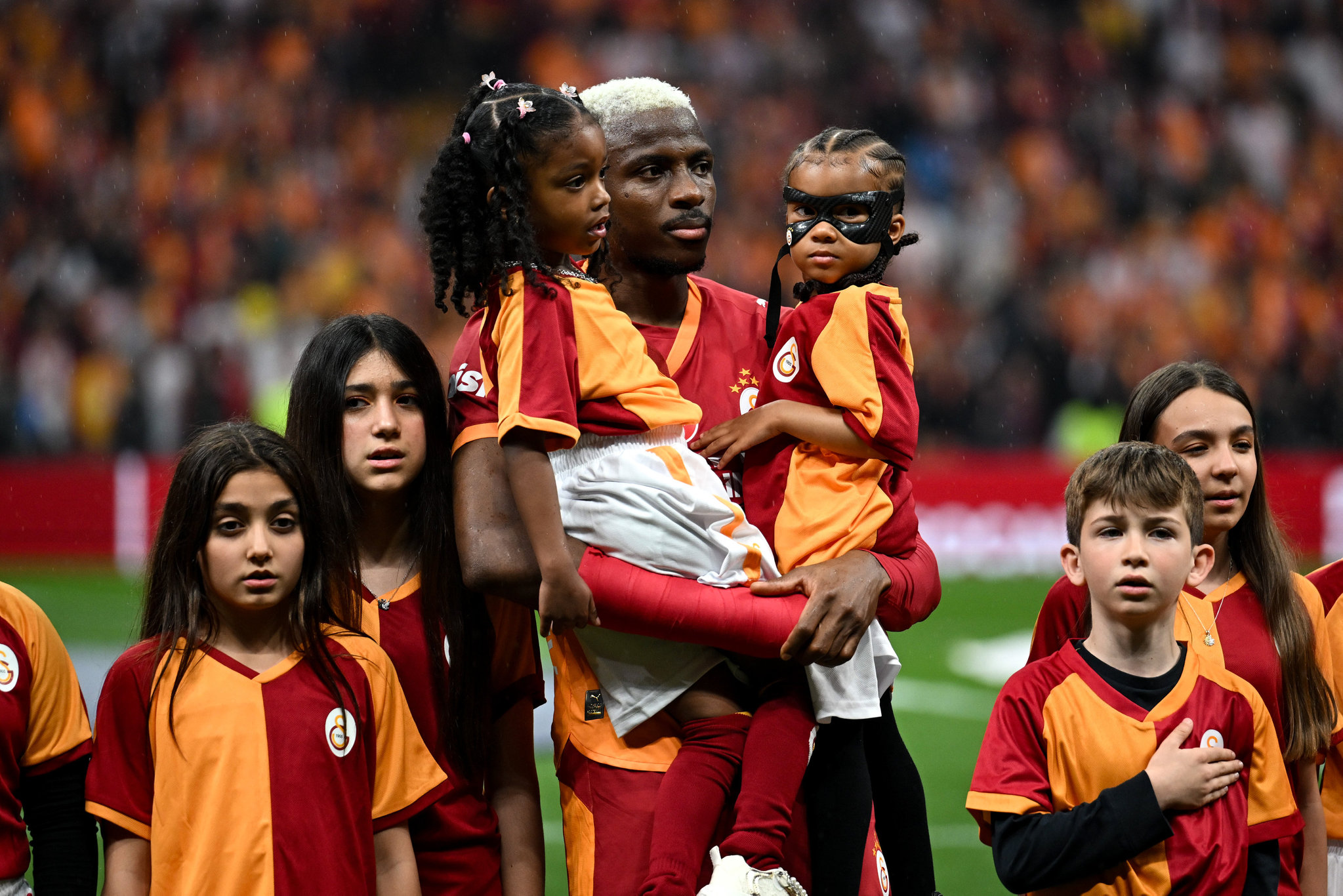 Victor Osimhen: Galatasaray rakibe cehennem, bize cennet