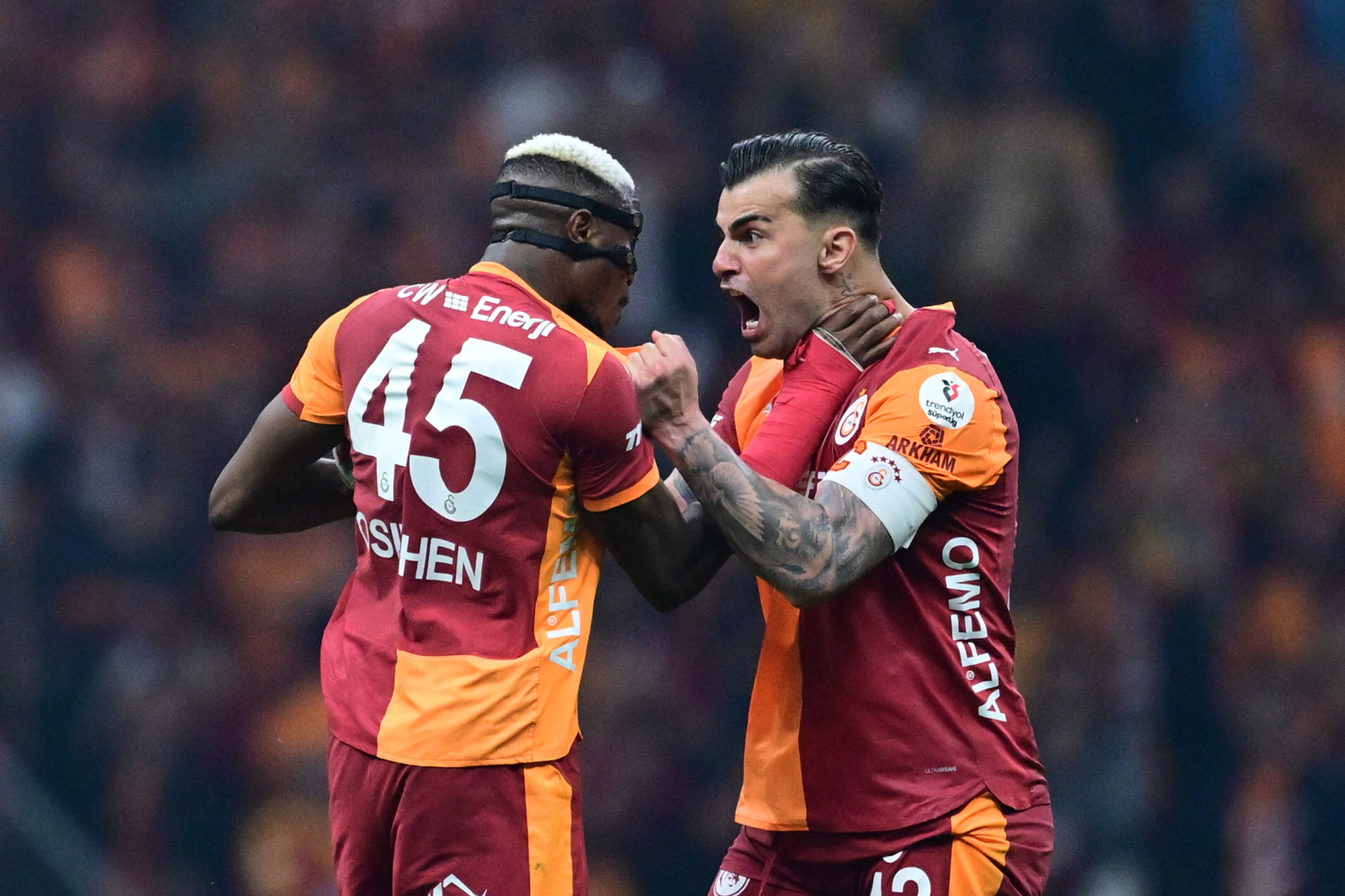 Victor Osimhen: Galatasaray rakibe cehennem, bize cennet