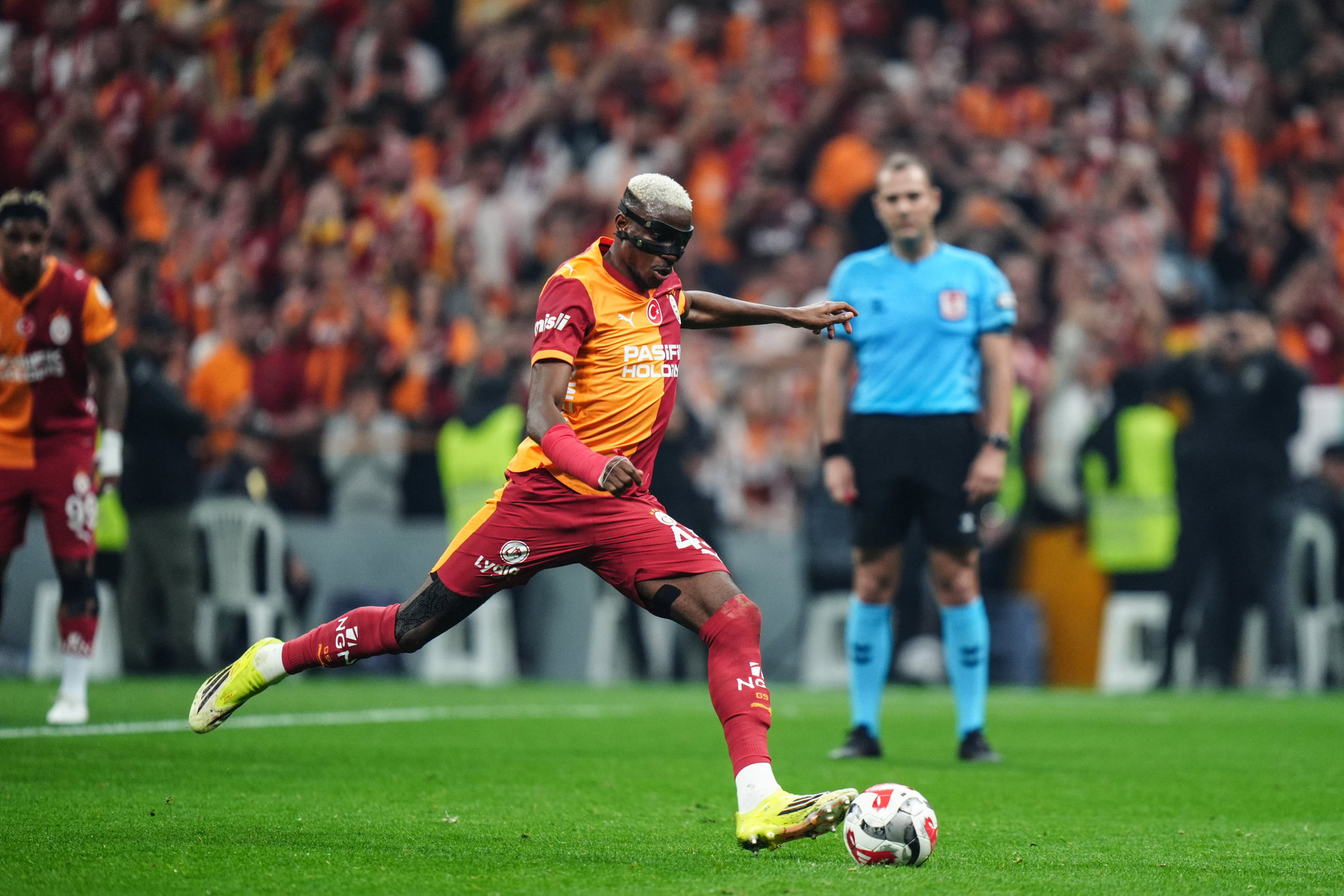 Victor Osimhen: Galatasaray rakibe cehennem, bize cennet