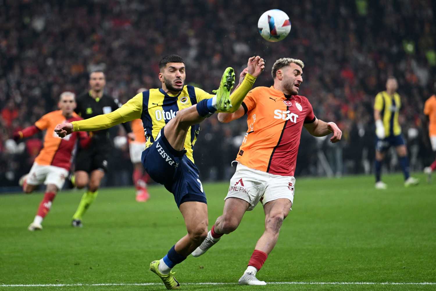 FENERBAHÇE TRANSFER HABERİ: Oğuz Aydın’a  sürpriz talip! Yeni adresi...
