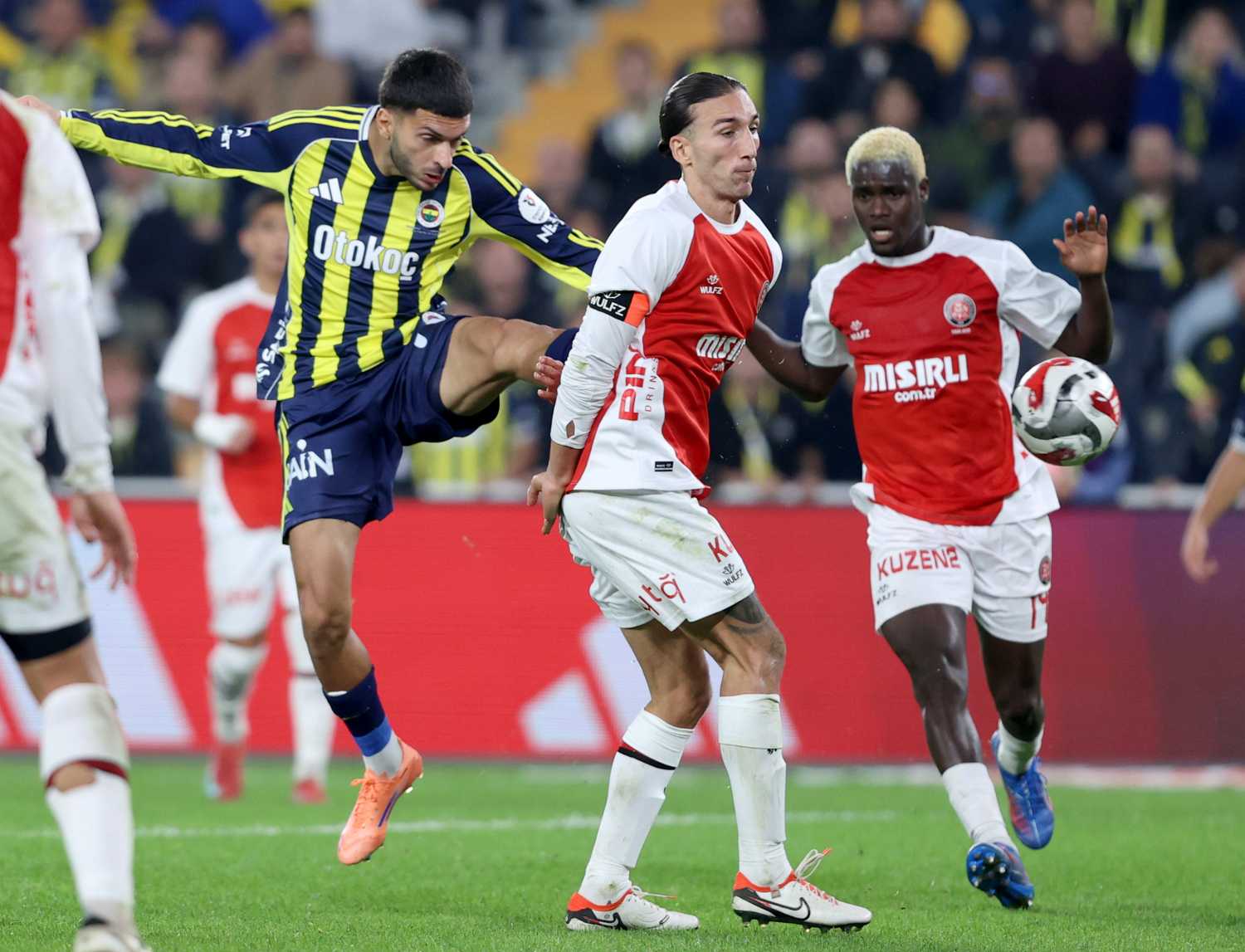 FENERBAHÇE TRANSFER HABERİ: Oğuz Aydın’a  sürpriz talip! Yeni adresi...