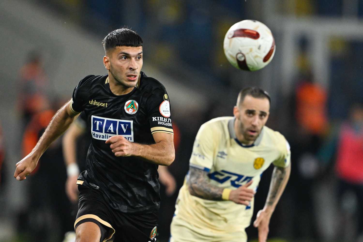 FENERBAHÇE TRANSFER HABERİ: Oğuz Aydın’a  sürpriz talip! Yeni adresi...