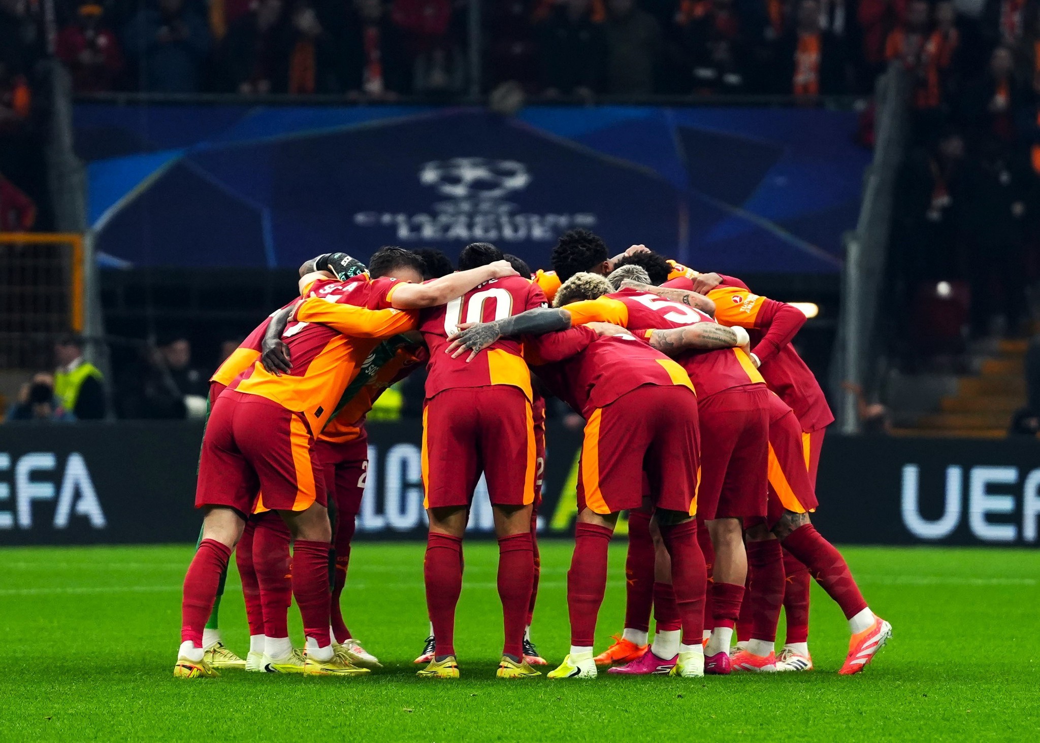Galatasaray’dan orta sahaya dev hamle! 3 yıldız gündemde