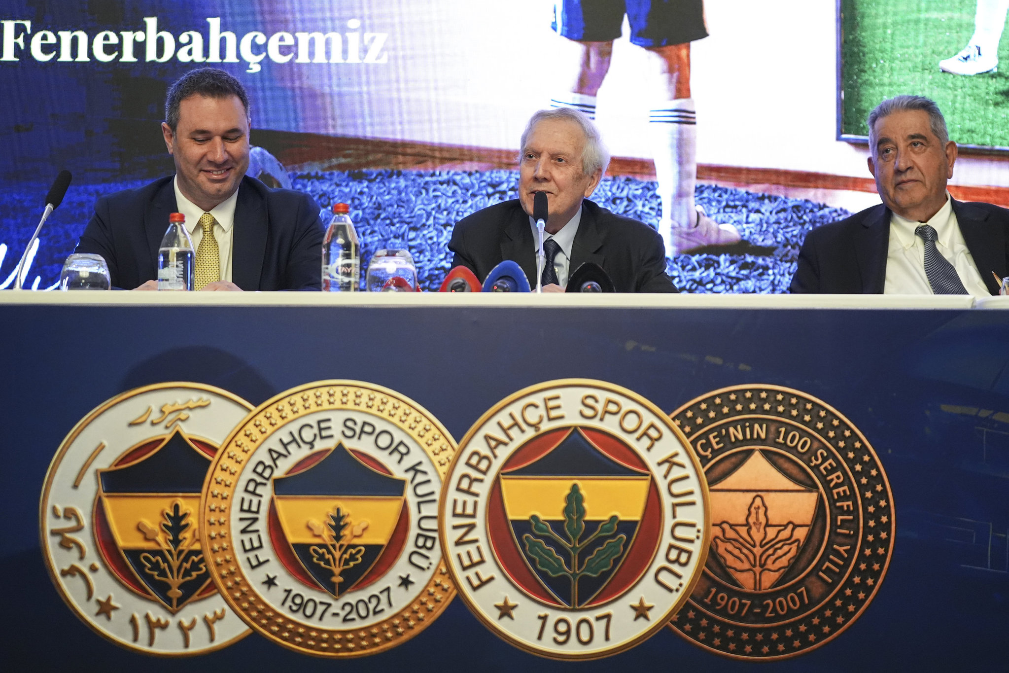 Fenerbahçe’de Aziz Yıldırım’dan savunmaya genç takviye planı!