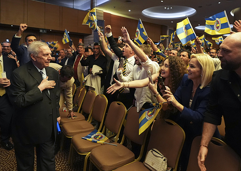 Fenerbahçe eski yıldızı için resmen devrede! Bonservisi ortaya çıktı
