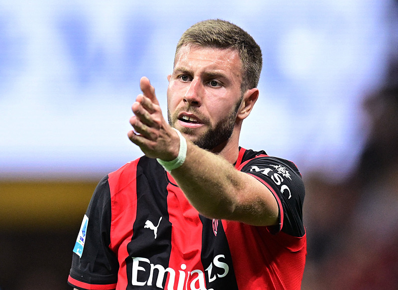 Fenerbahçe ve Galatasaray’dan stoper kapışması! Yıldız isim Milan’dan ayrılıyor