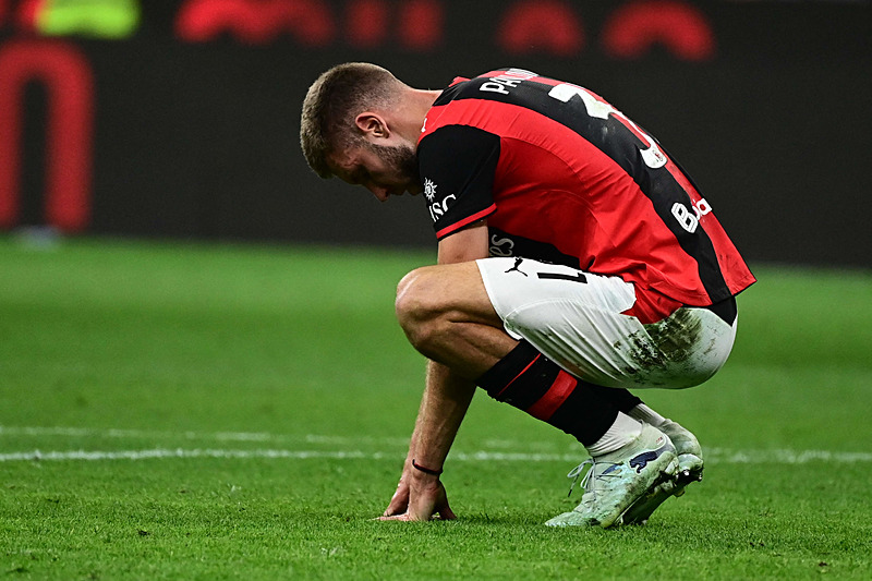 Fenerbahçe ve Galatasaray’dan stoper kapışması! Yıldız isim Milan’dan ayrılıyor