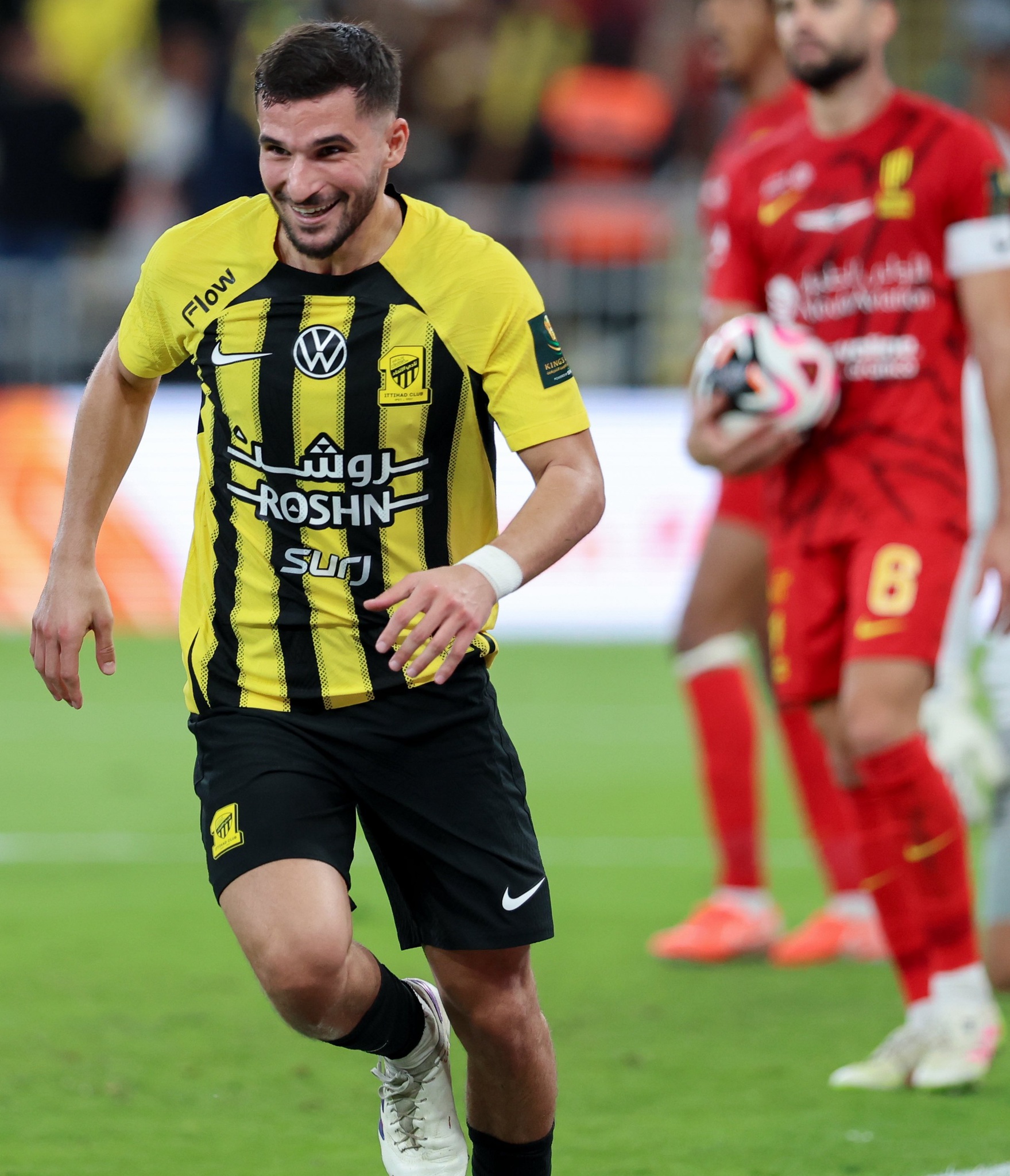 Fenerbahçe, Al Ittihad ile bir kez daha transfer masasında! Hedef Houssem Aouar