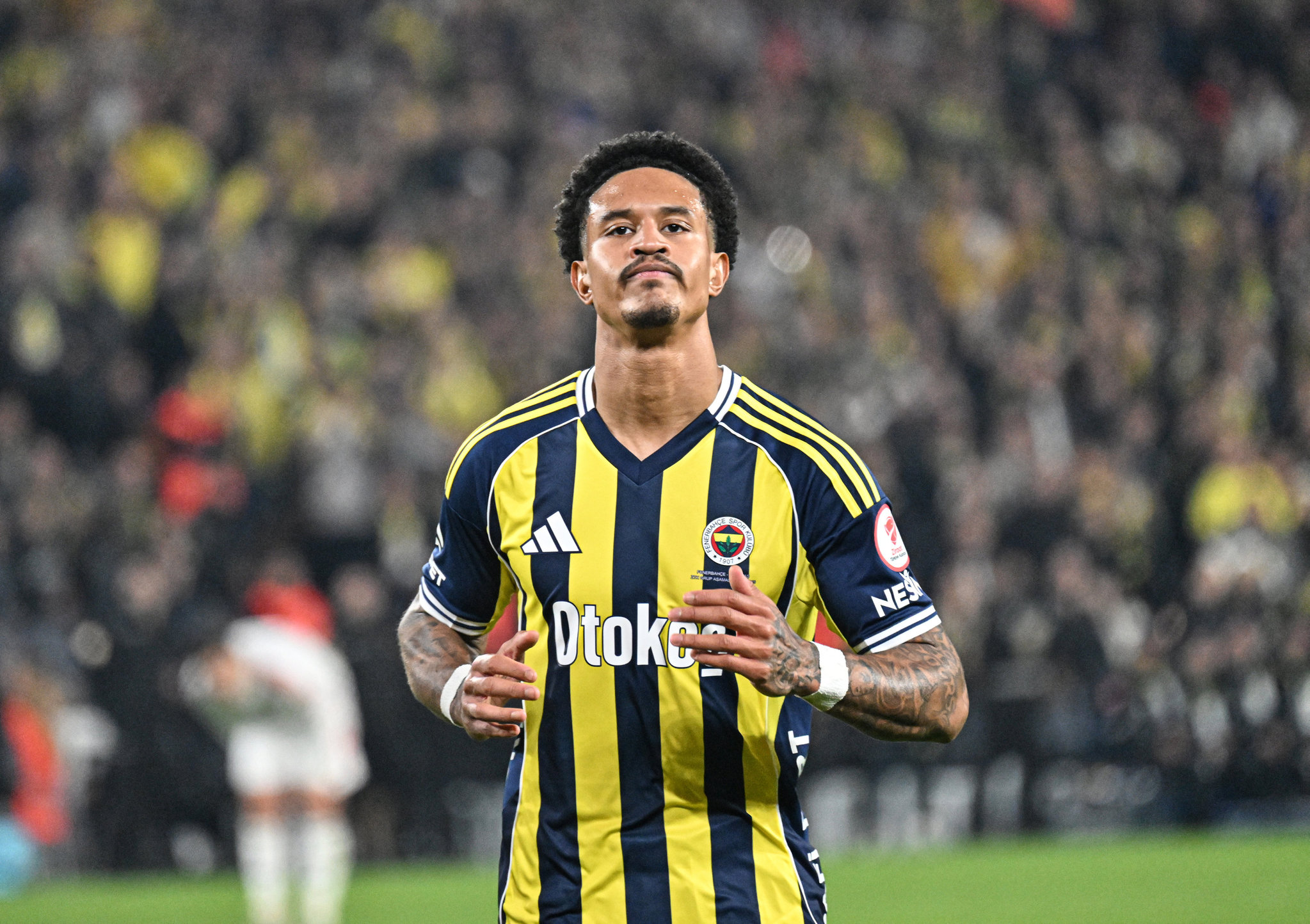 Fenerbahçe’ye Jayden Oosterwolde piyangosu! Roma’nın ardından bir talibi daha çıktı