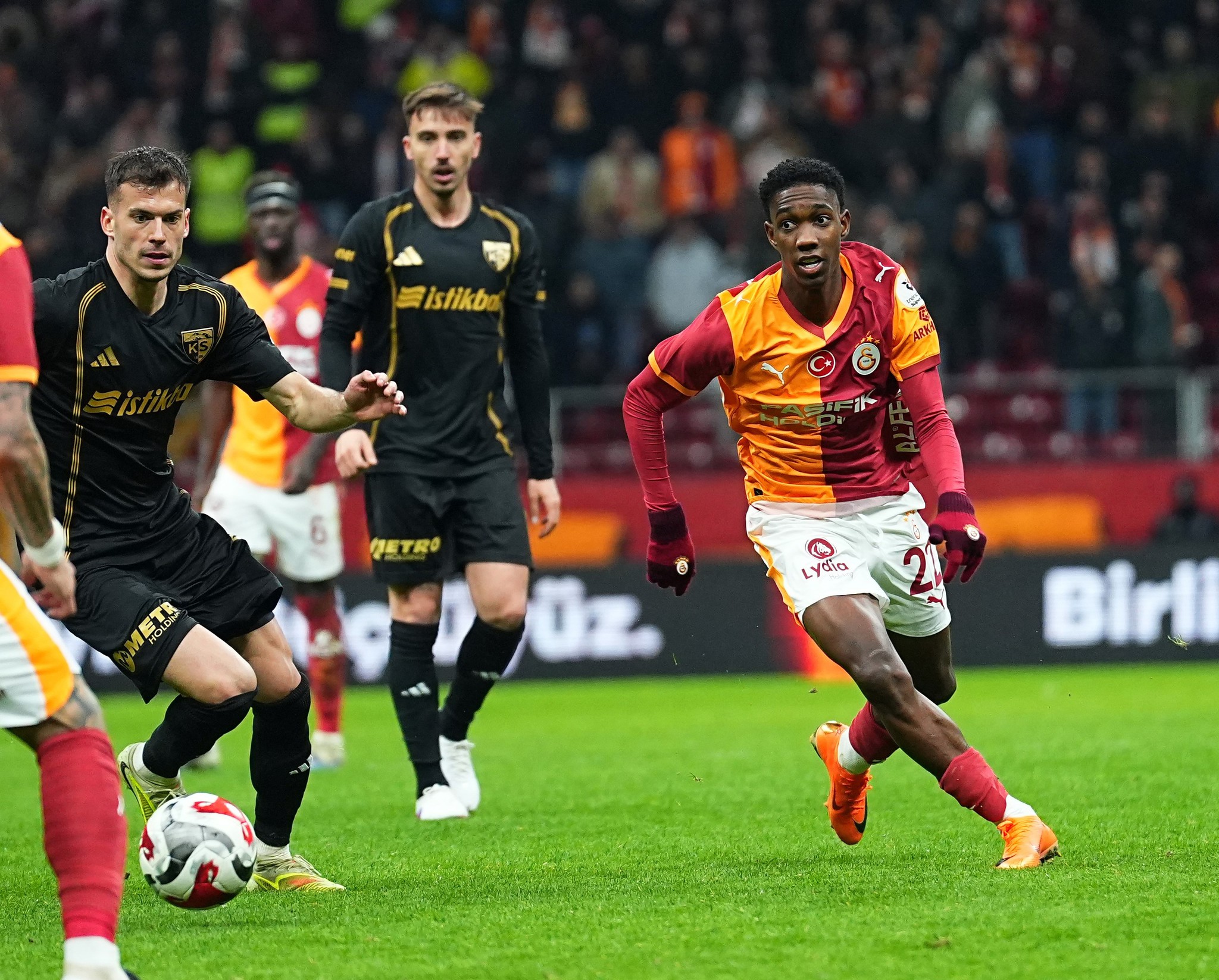 Galatasaray’da Yaser Asprilla’nın geleceği belli oldu!