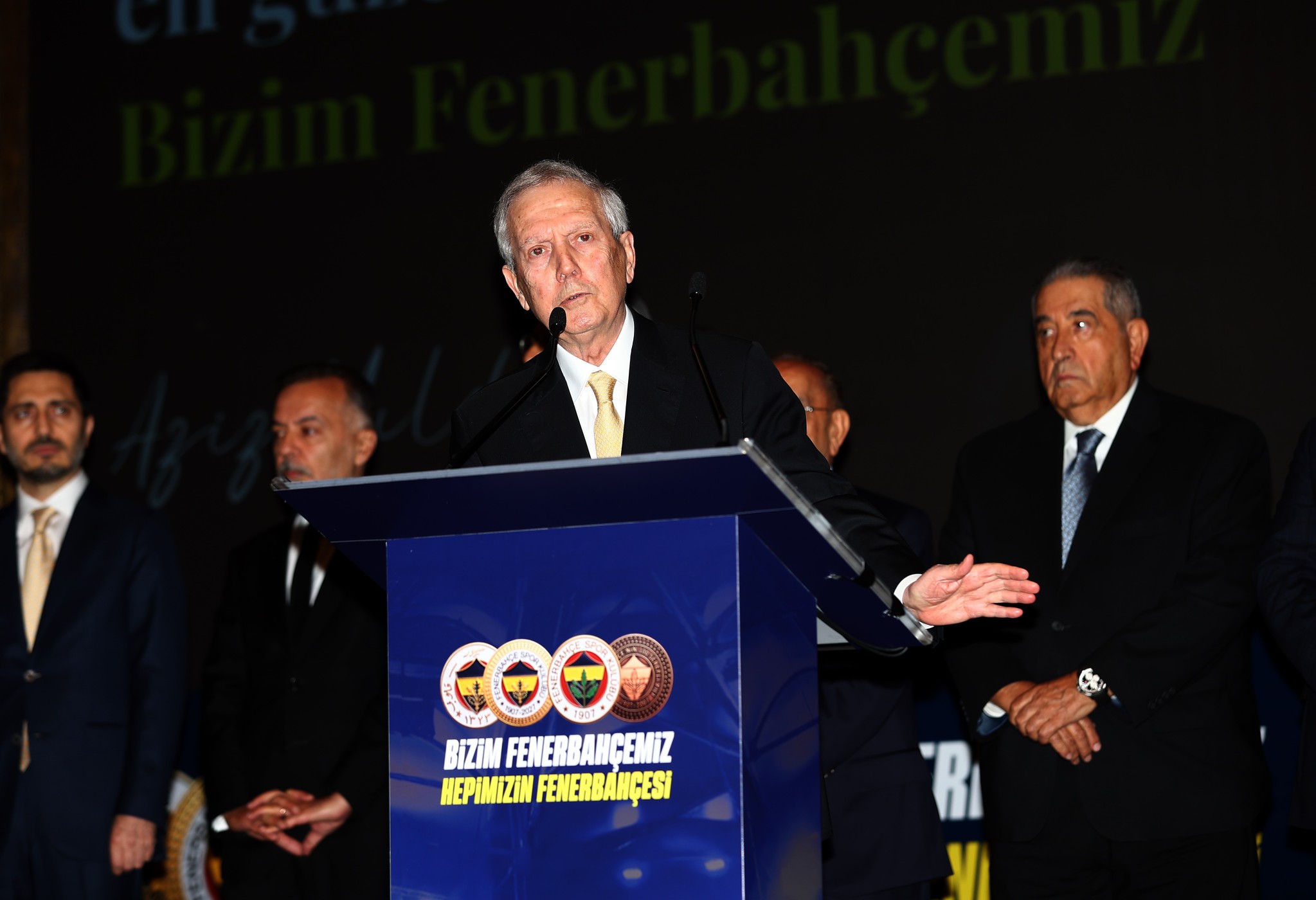 Fenerbahçe’de Aziz Yıldırım İngiltere’de Jean-Philippe Mateta için temaslarda