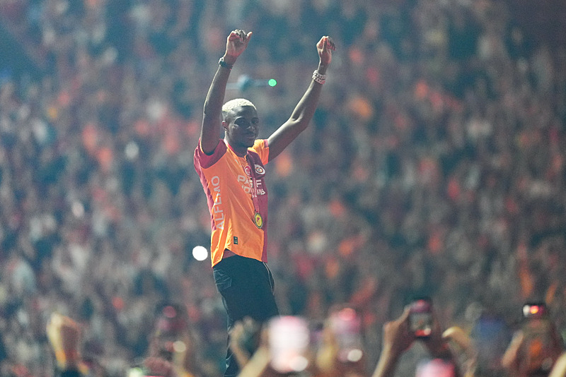 Osimhen için Galatasaray’a dudak uçuklatan teklif! Cimbom’un transfer kararı...