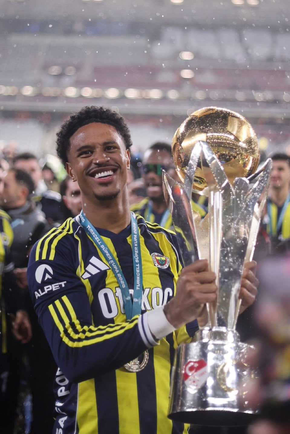 Fenerbahçe’nin yıldızına İtalya’dan 2 talip!