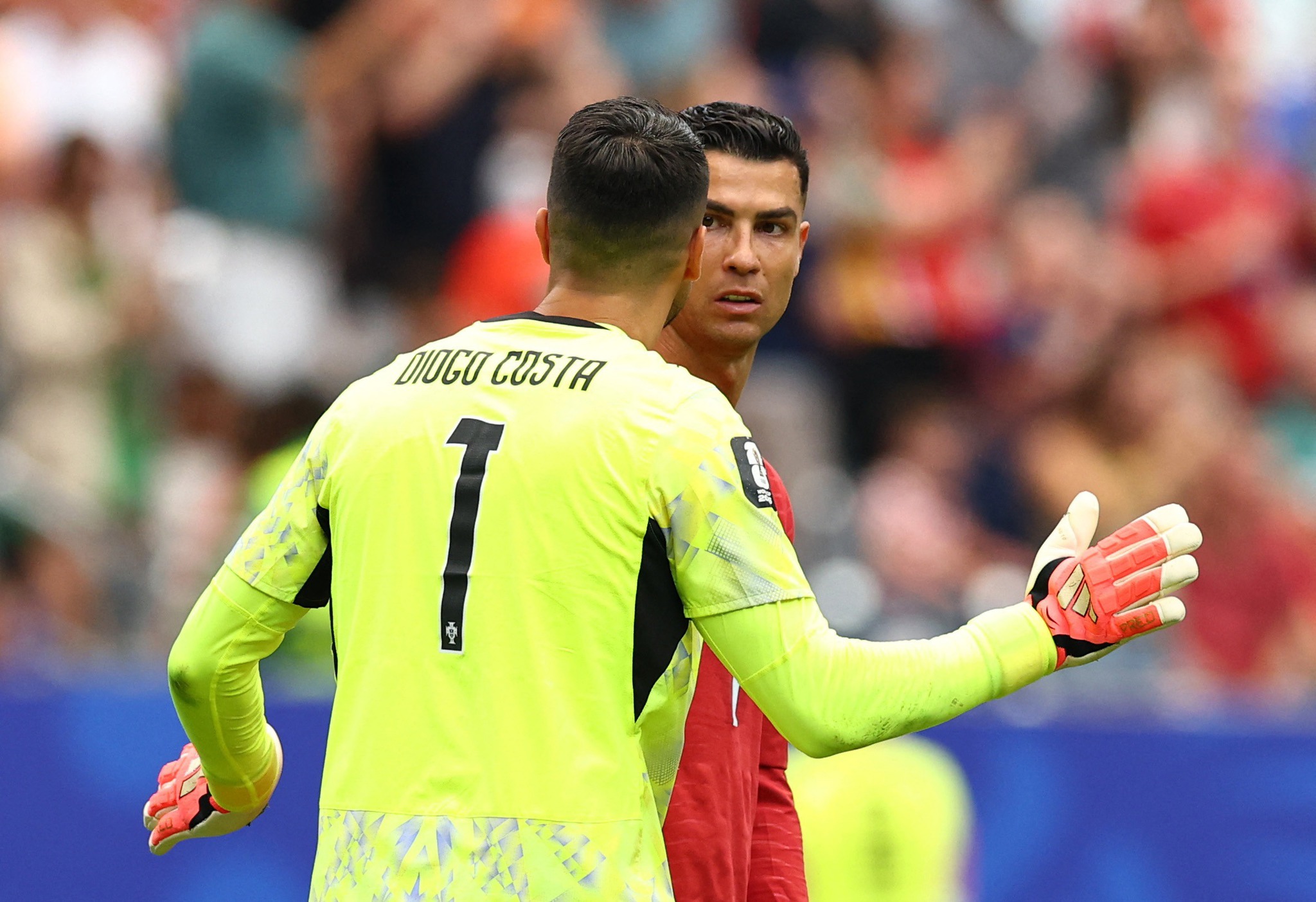 Cristiano Ronaldo çılgına Döndü! Takım arkadaşıyla tartıştı
