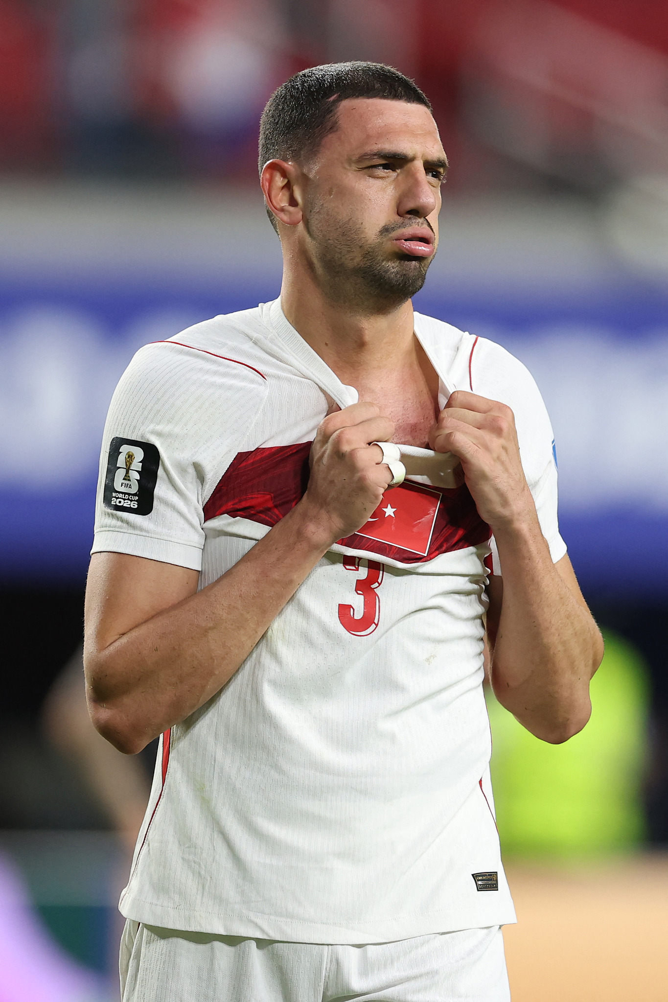 A Milli Futbol Takımımızda büyük üzüntü! Paraguay maçı sonrası sahayı gözyaşlarıyla terk ettiler