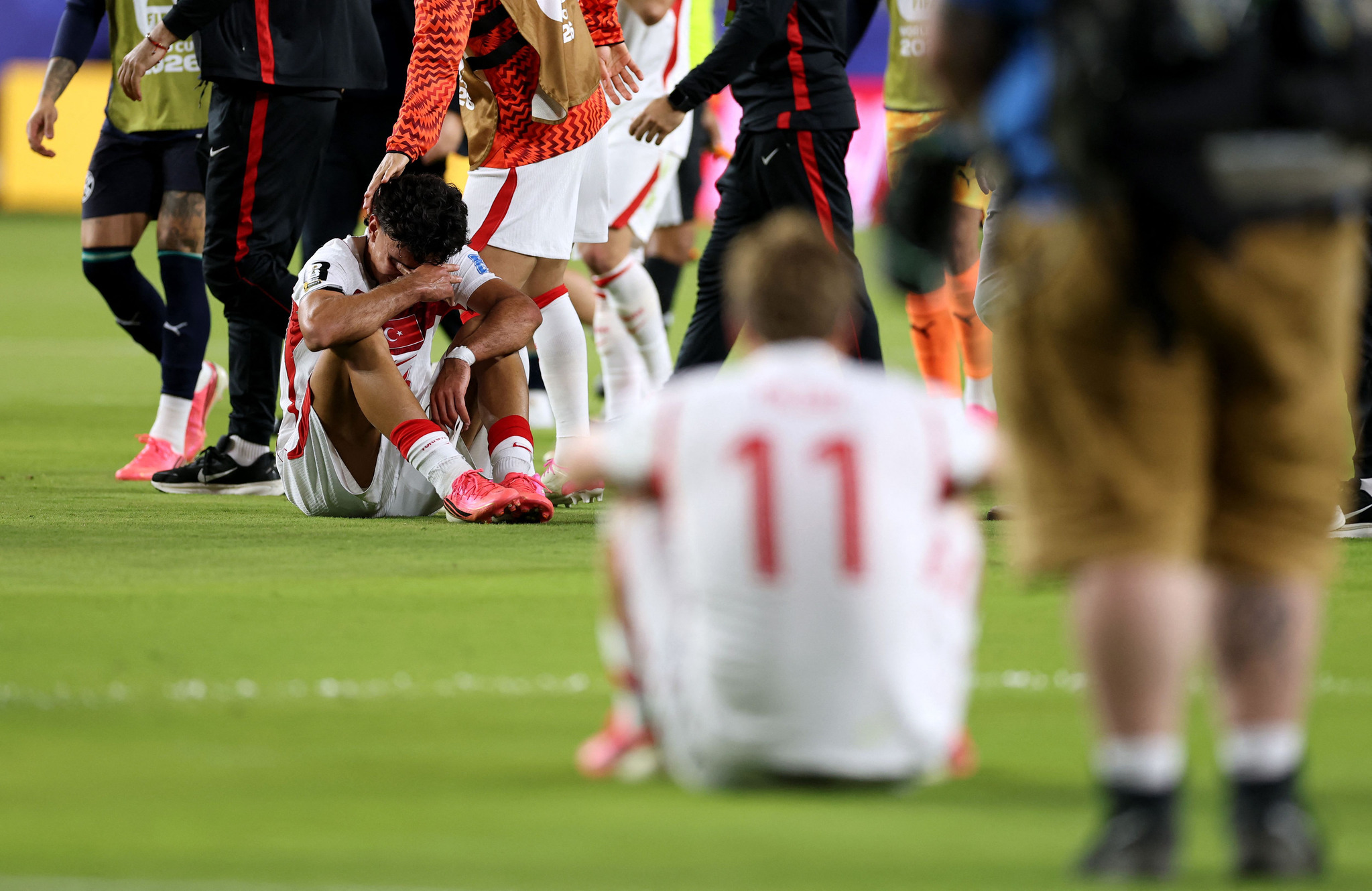 A Milli Futbol Takımımızda büyük üzüntü! Paraguay maçı sonrası sahayı gözyaşlarıyla terk ettiler