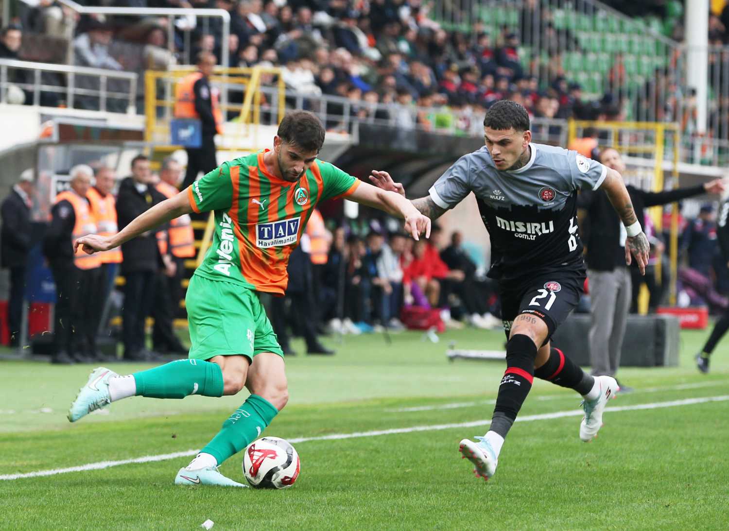 Galatasaray’ın yeni transferi Süper Lig’den! Cimbom’a gelmek için can atıyor
