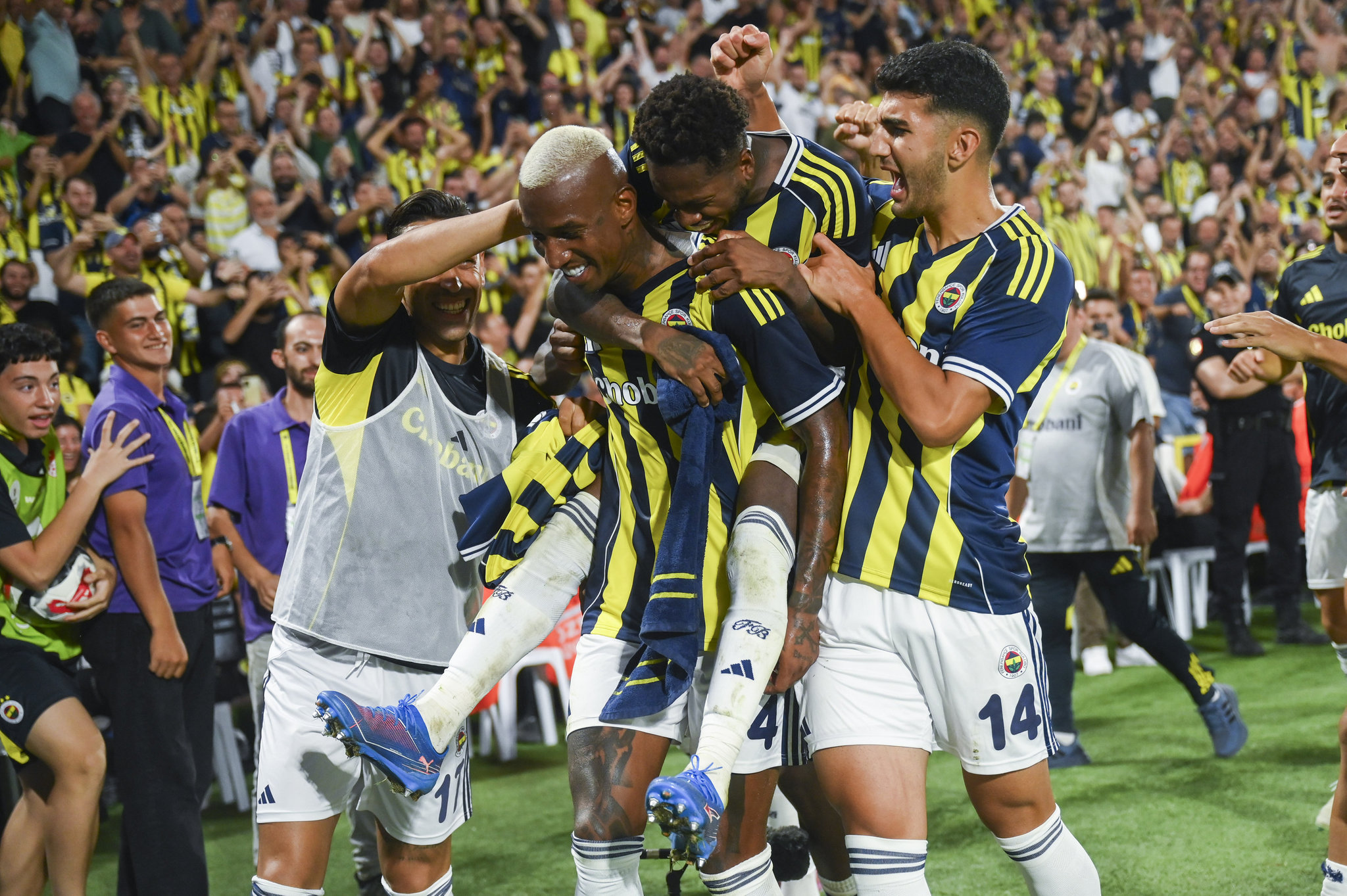 Gornik Zabrze Teknik Direktörü’nden Fenerbahçe eleştirisi: Her şey yıldızlar üzerine kurulu!