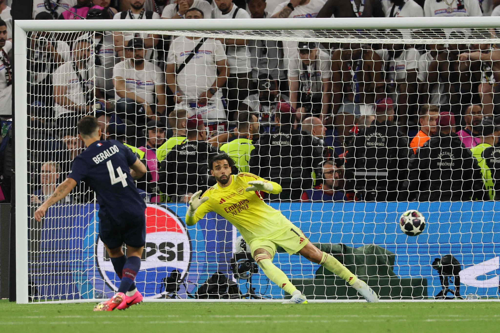 Fenerbahçe’ye PSG’den bir transfer daha! Skriniar ve Asensio’dan sonra...