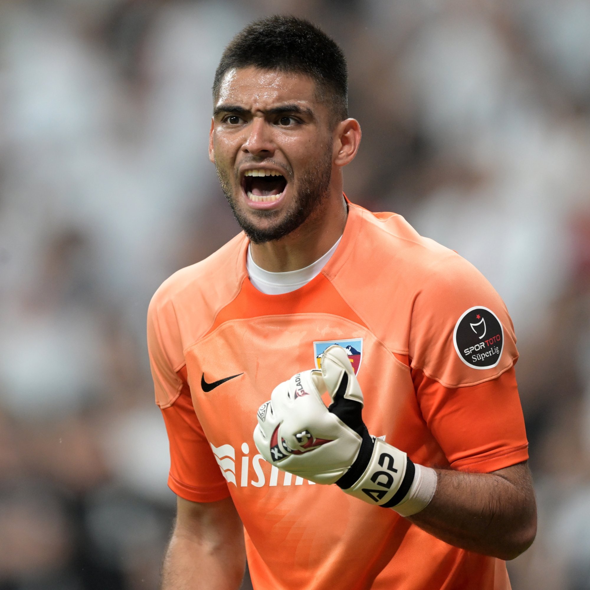 Beşiktaş’tan kaleye yerli takviyesi! Ersin Destanoğlu’nun ayrılması halinde...