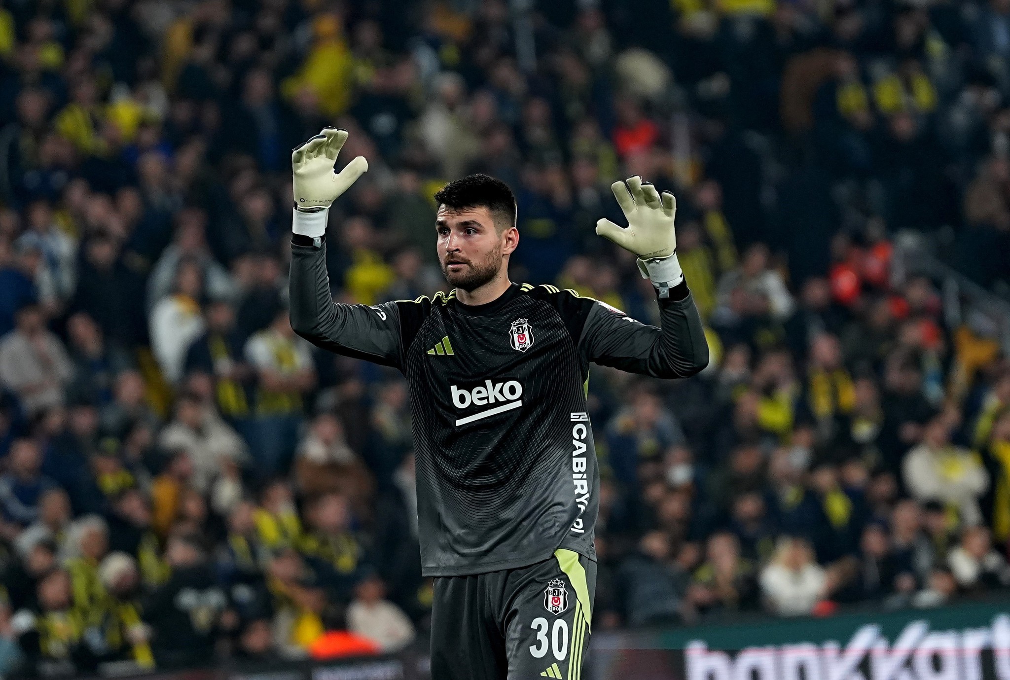 Beşiktaş’tan kaleye yerli takviyesi! Ersin Destanoğlu’nun ayrılması halinde...