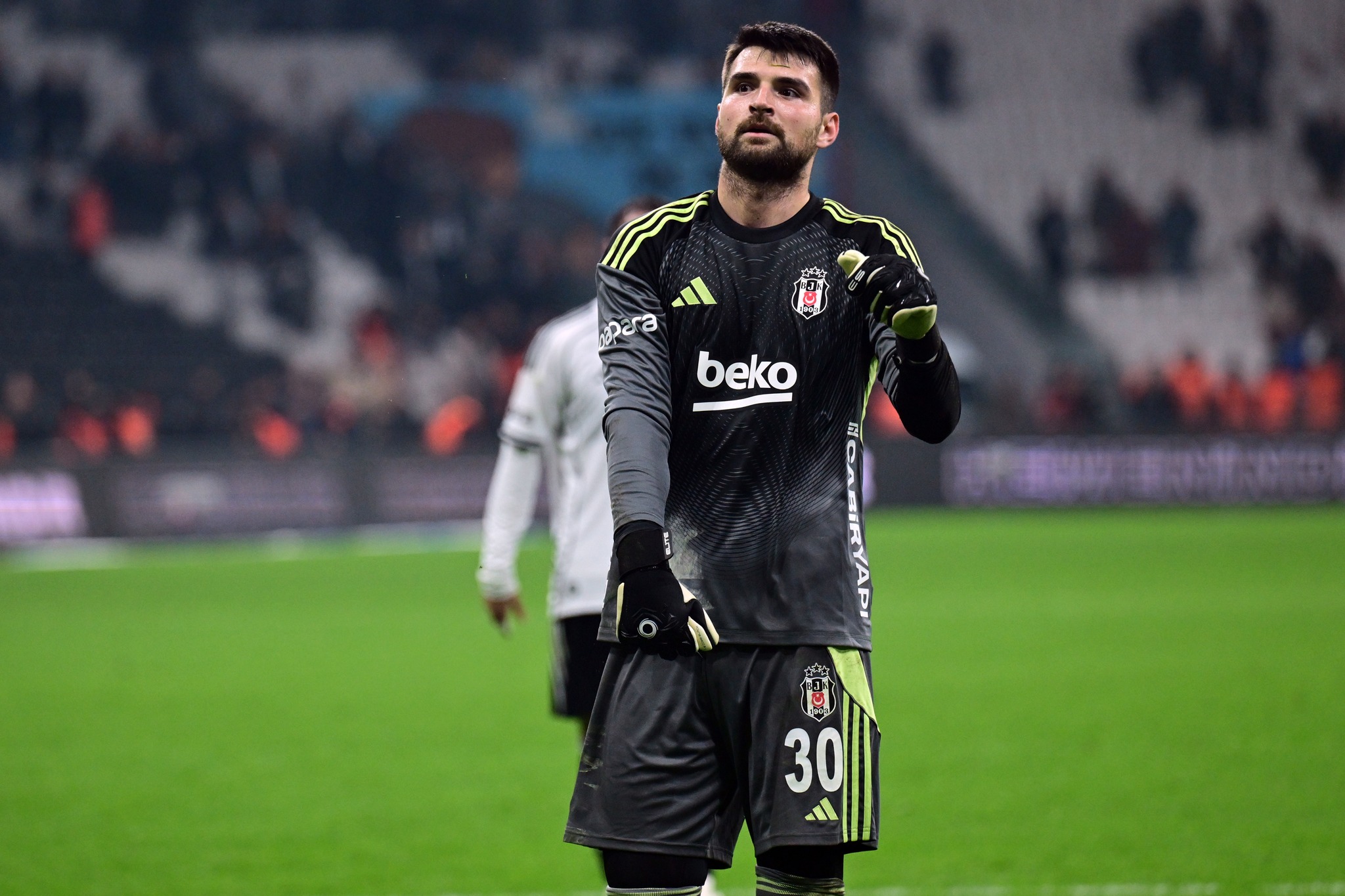 Beşiktaş’tan kaleye yerli takviyesi! Ersin Destanoğlu’nun ayrılması halinde...