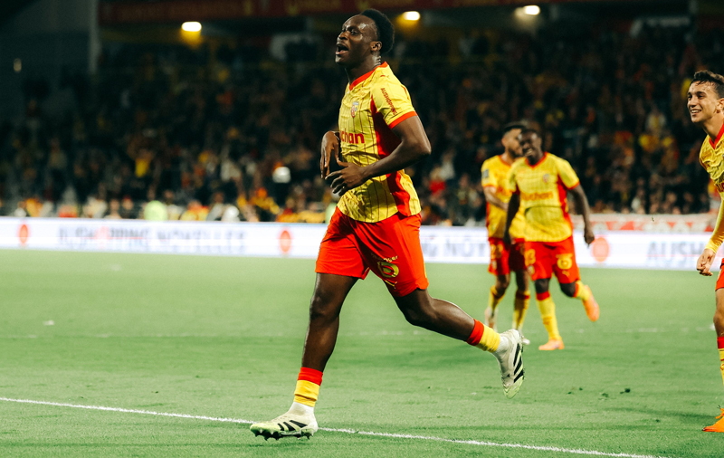 Galatasaray genç stoper için girişimlere başladı! Transferde tek şart...