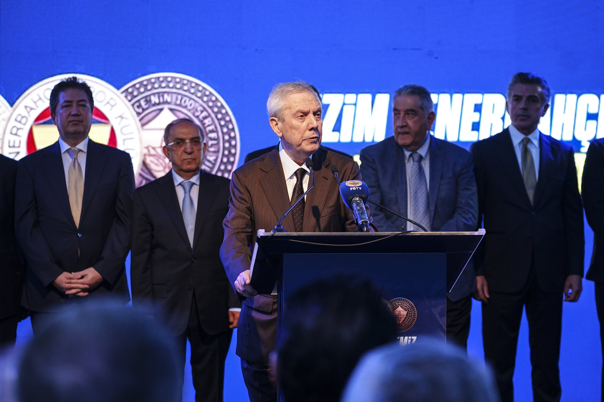 Fenerbahçe’de milli yıldıza transfer teklifi var! İşte yönetimin kararı